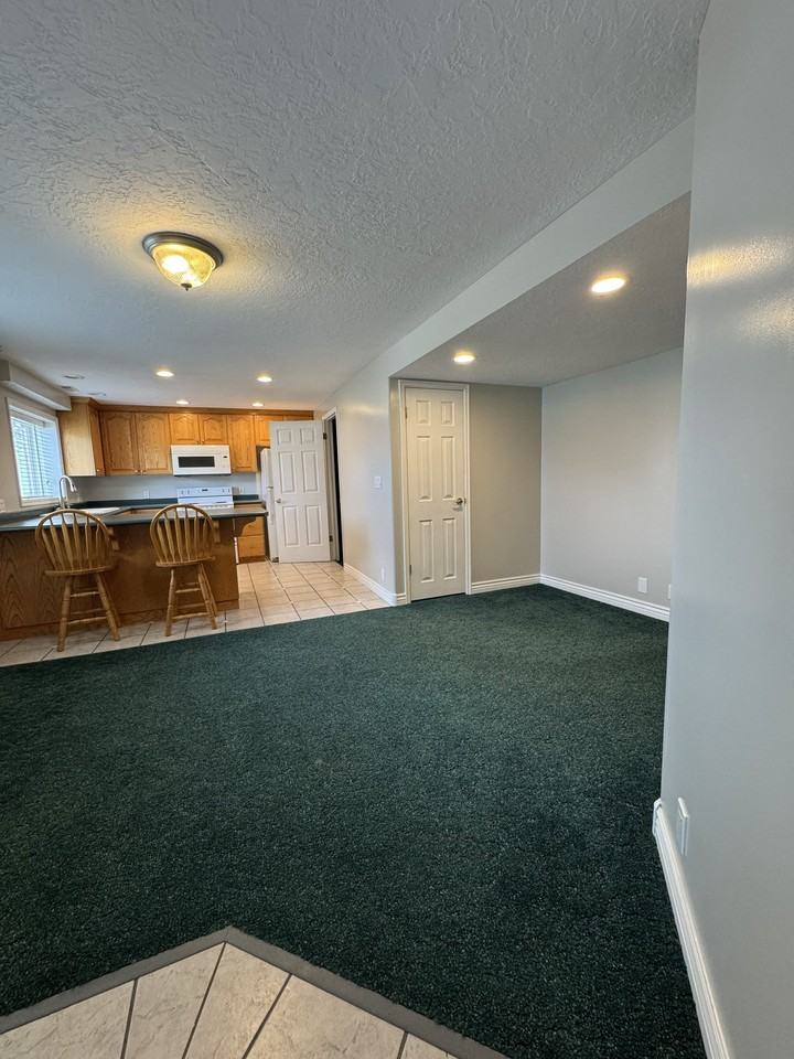 11207 S Woodfield Rd - Photo 3 of 18