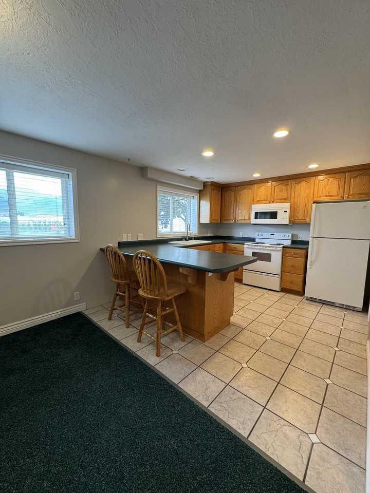 11207 S Woodfield Rd - Photo 4 of 18