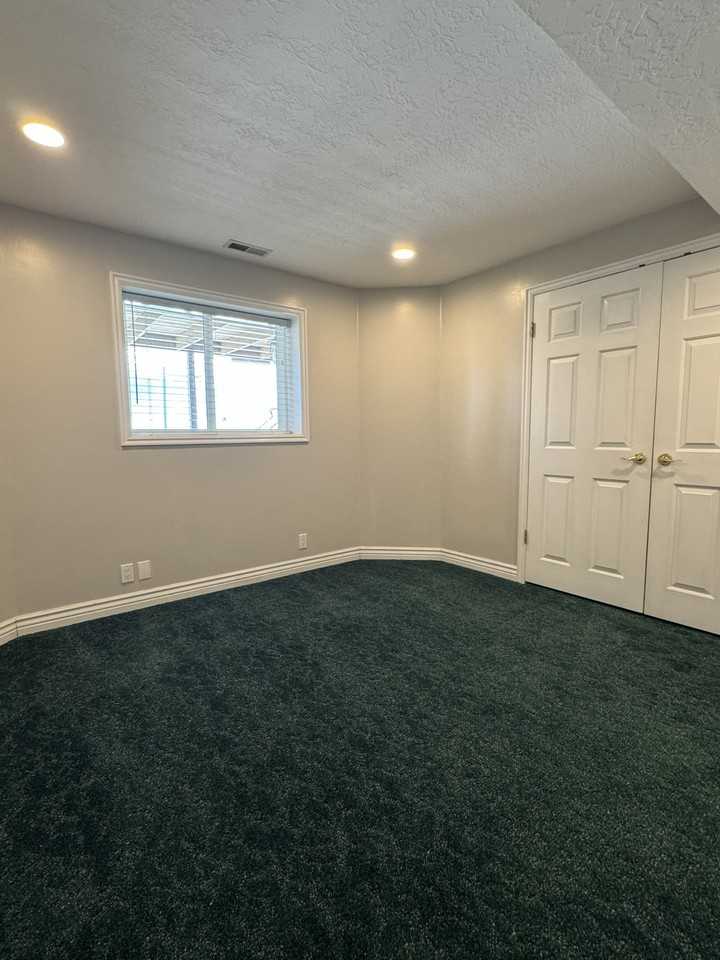 11207 S Woodfield Rd - Photo 7 of 18