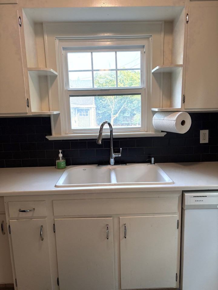 1510 Summer St Ne - Photo 6 of 10