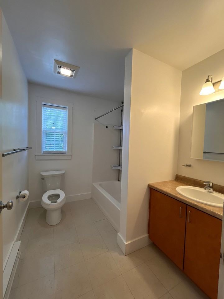 20 Bridgham St - Photo 5 of 13