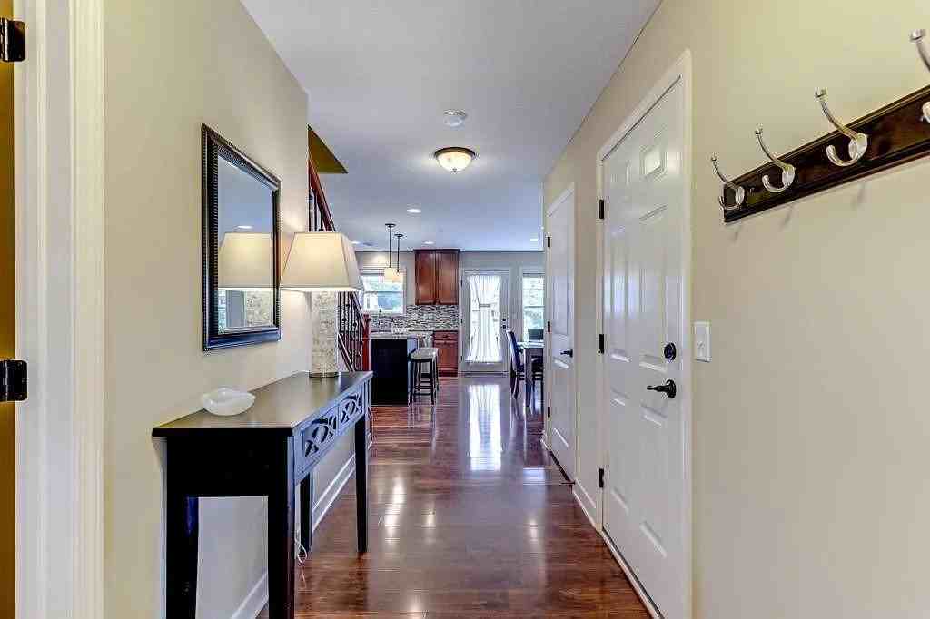 3430 Chestnut Ln - Photo 4 of 20
