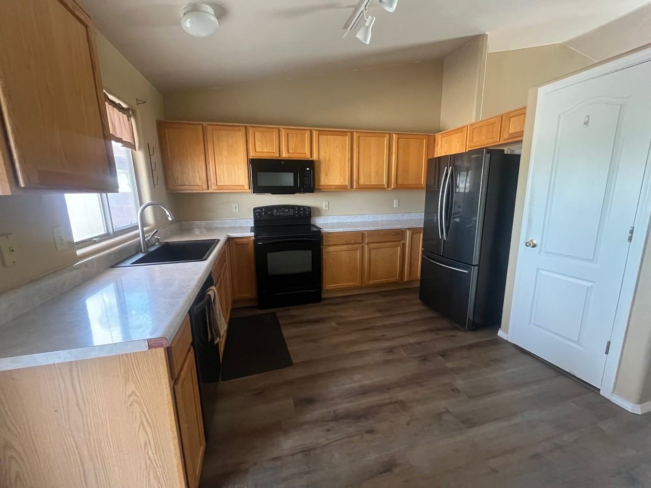 2878 N Mountain Creek Way - Photo 5 of 18