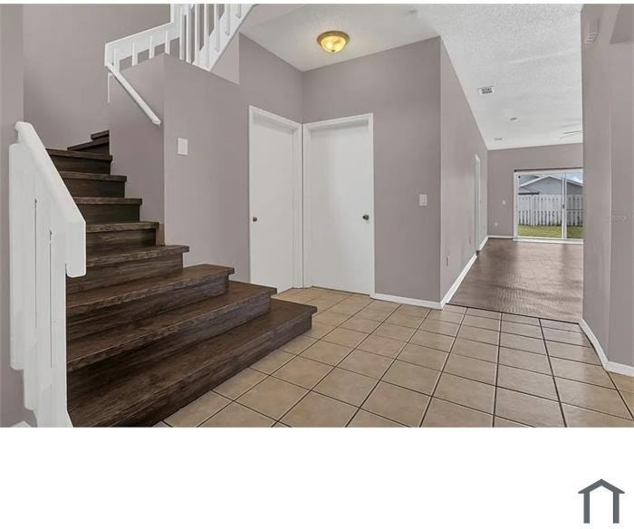 1409 Timberbend Cir - Photo 4 of 10