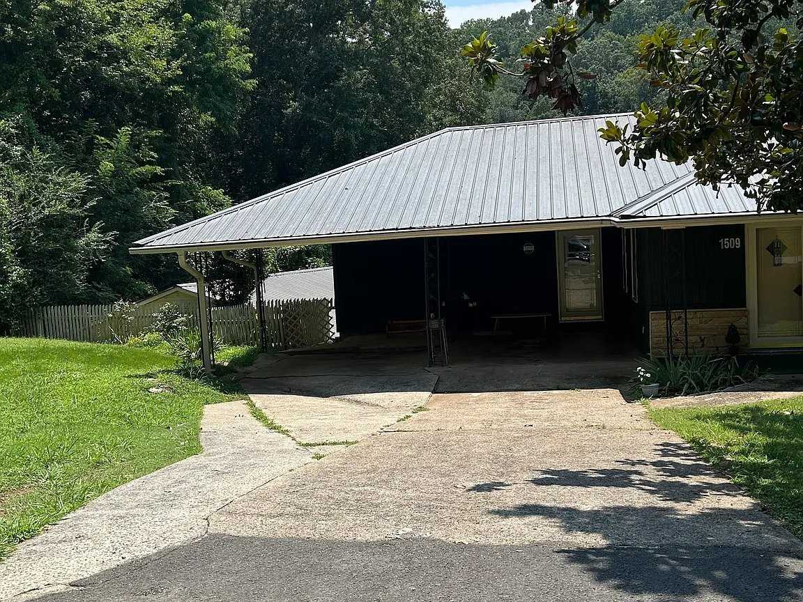 1509 Circle Dr - Photo 5 of 13