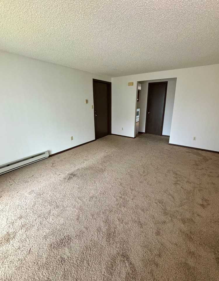 21 Barton Ct #21-04 - Photo 3 of 11