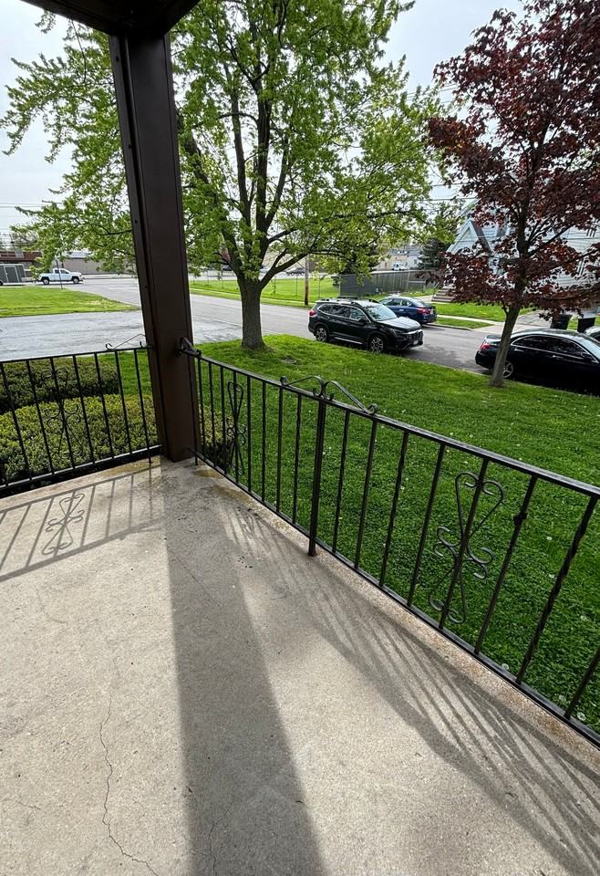 21 Barton Ct #21-04 - Photo 5 of 11