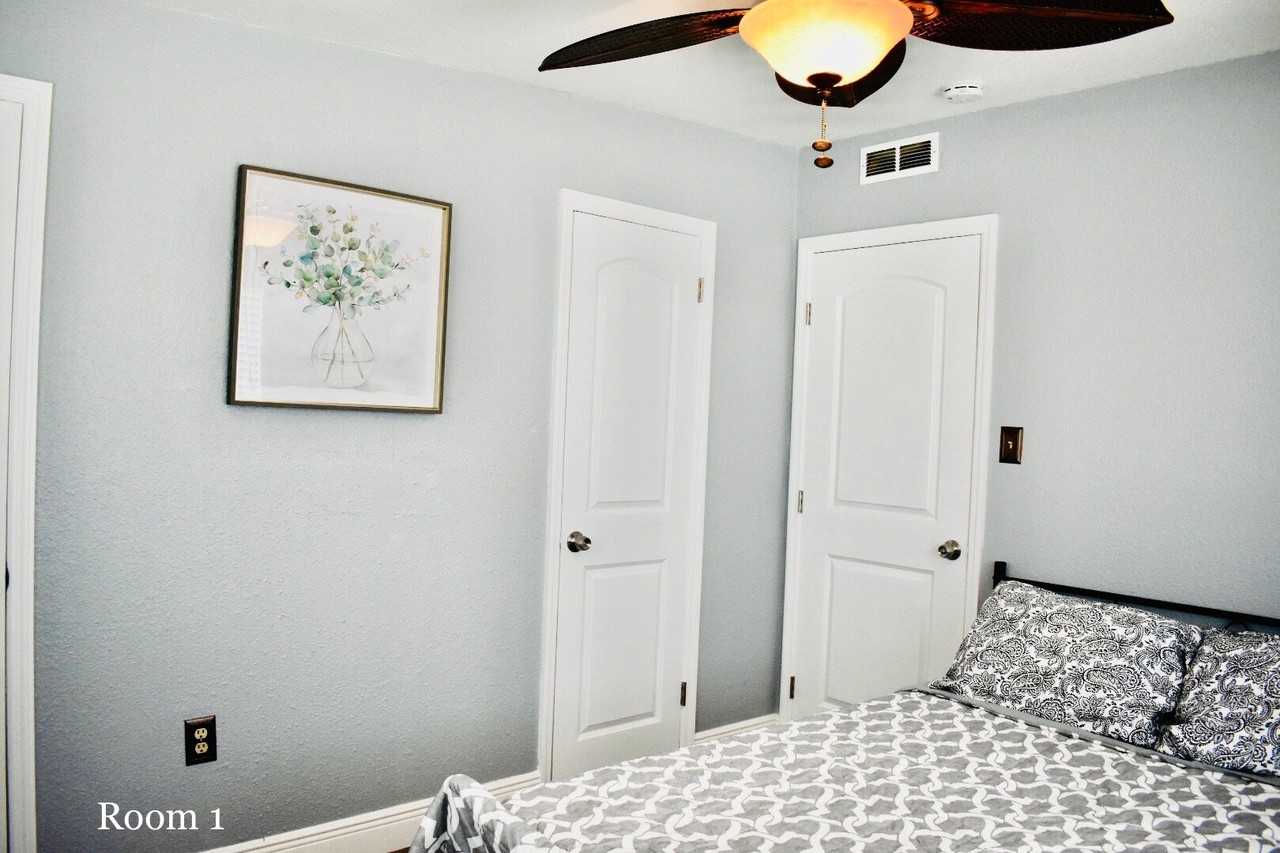 9216 82nd St - Photo 3 of 14