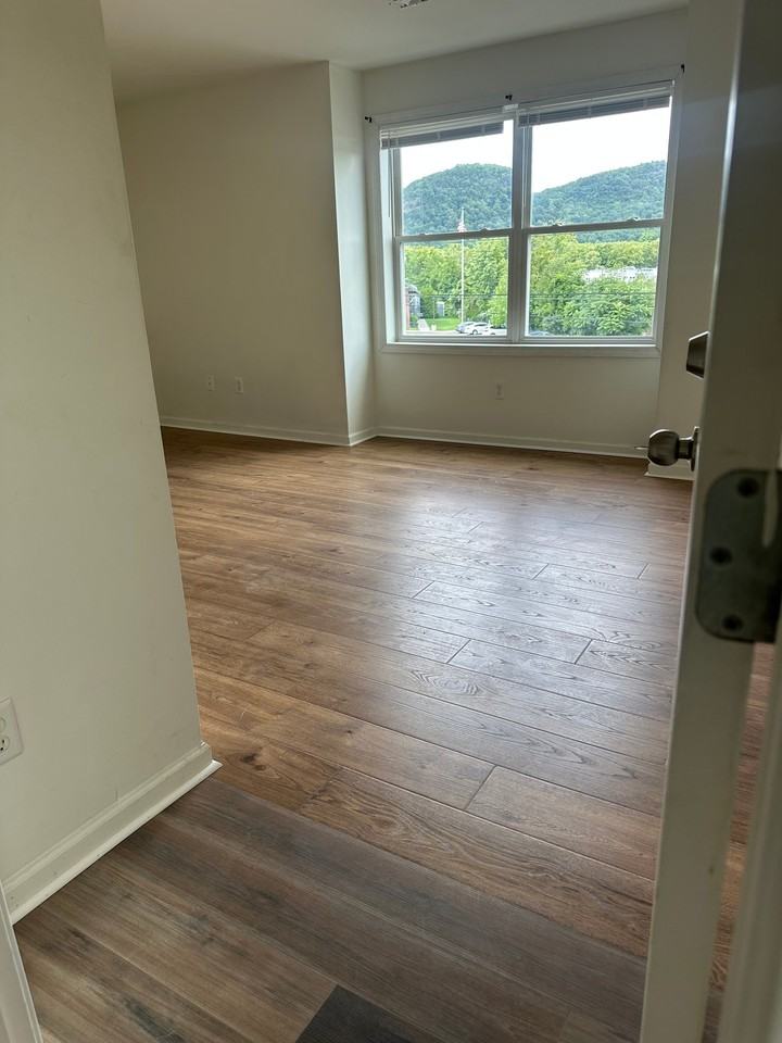 177 Sherman Ave Apt B - Photo 7 of 10