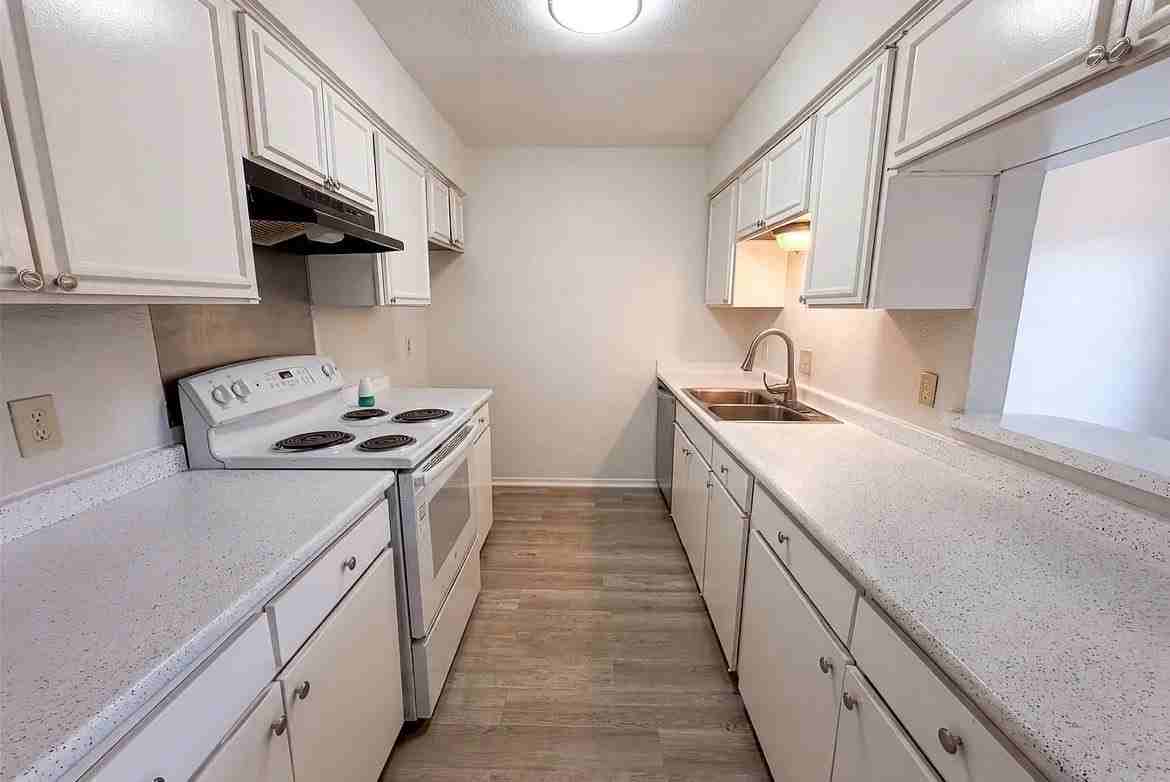 258 Rolling Hills Pl - Photo 4 of 10