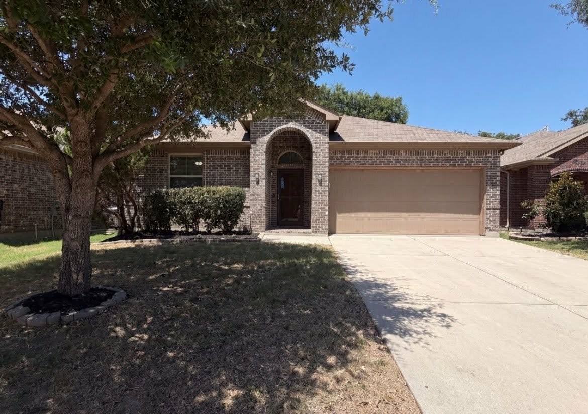 1008 Edgewater Dr - Photo 5 of 14