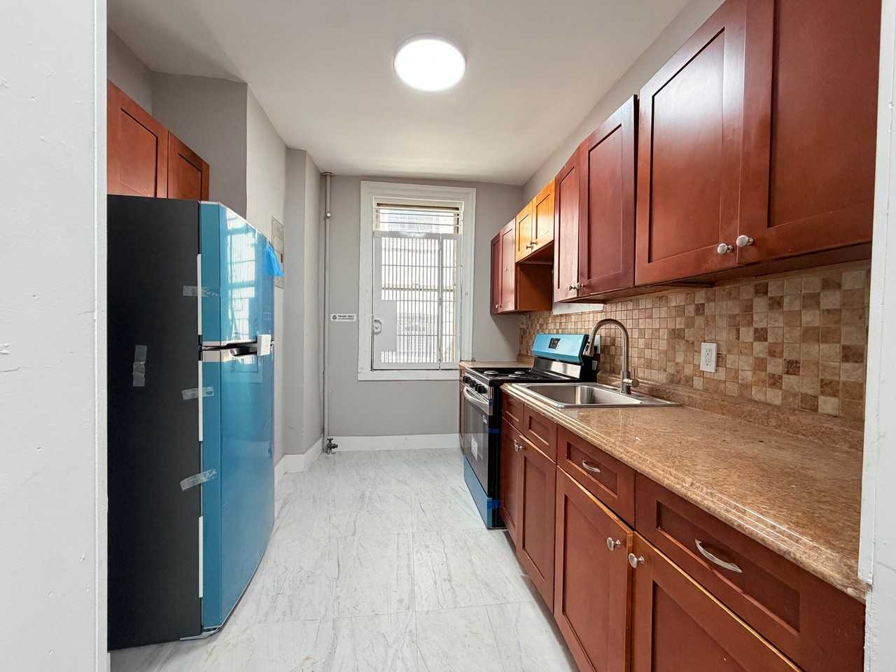245 Mcclellan St #2W