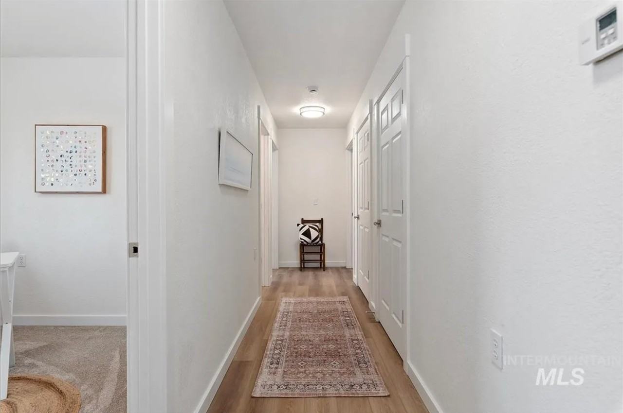139 Goodall St - Photo 6 of 26