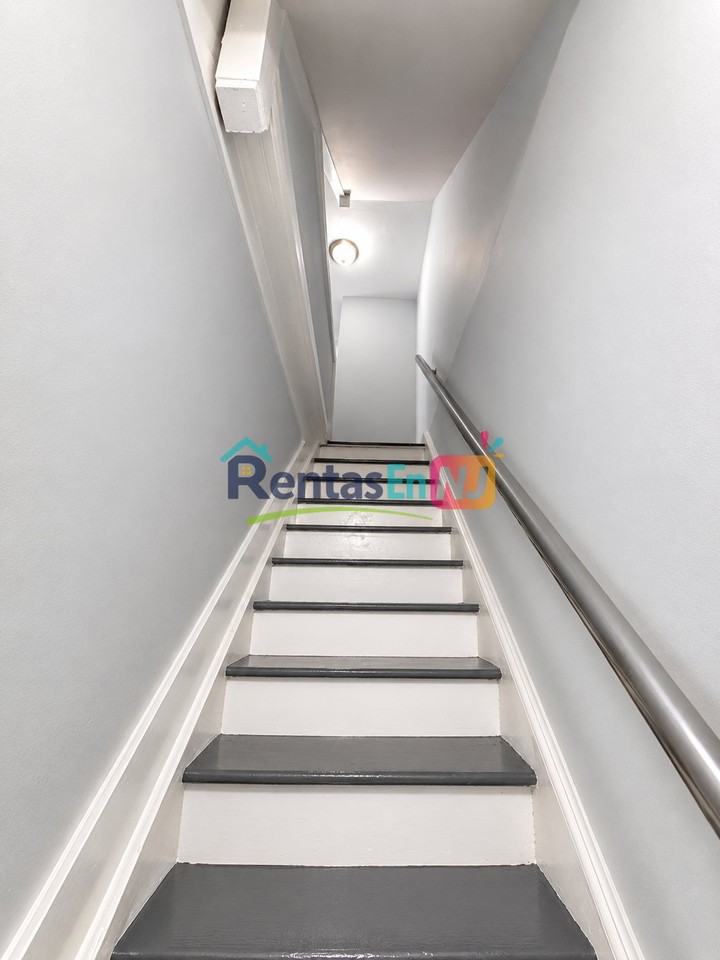 187 Vermont Ave #1 - Photo 6 of 10