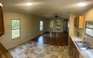 featured image of 1370 Yorkshire Ln