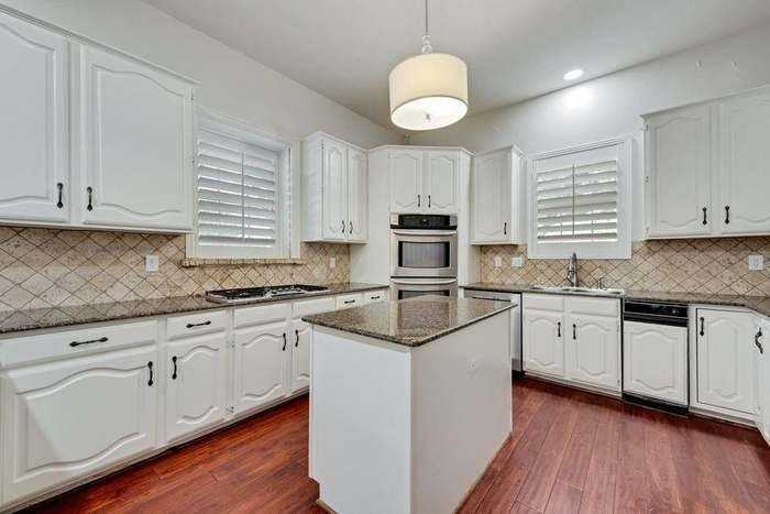 806 Shadow Glen Dr - Photo 4 of 20