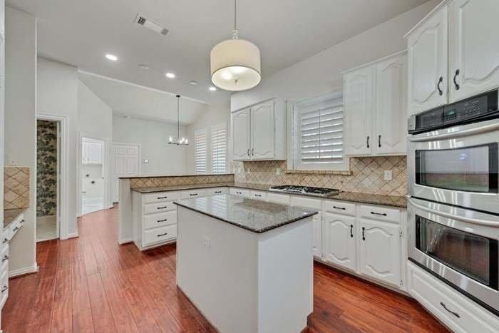 806 Shadow Glen Dr - Photo 5 of 20