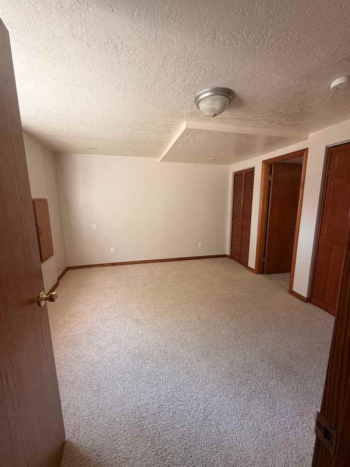 486 S Clover View Dr #1 - Photo 4 of 11