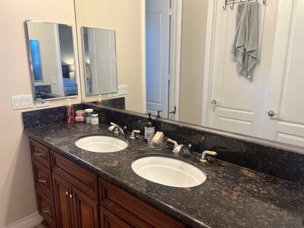 5738 Winchester Ct - Photo 4 of 17