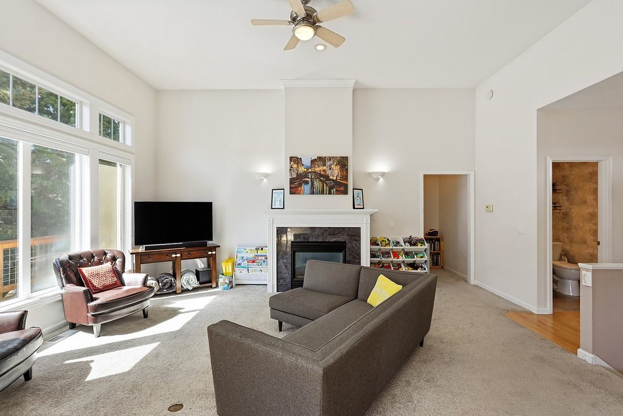 172 Palos Verdes - Photo 2 of 17