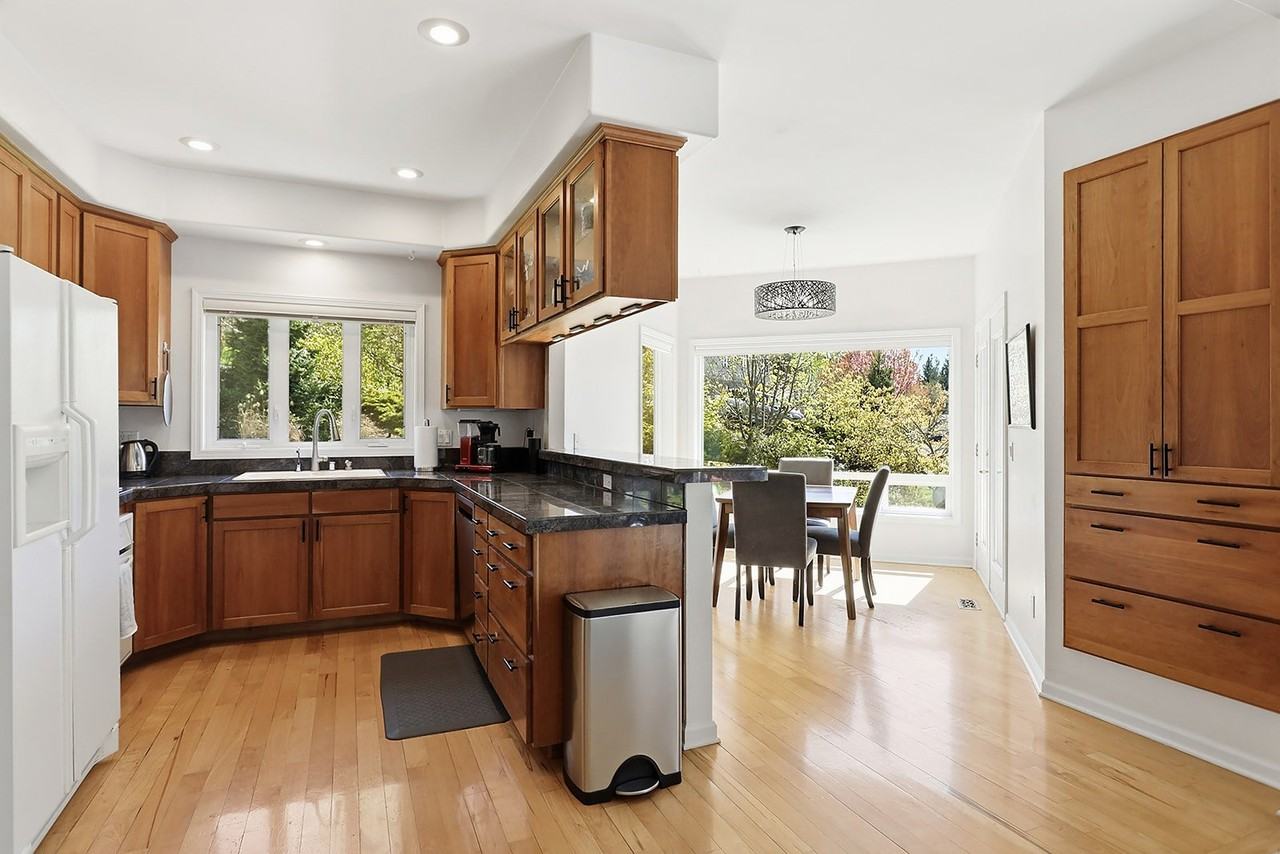 172 Palos Verdes - Photo 4 of 17