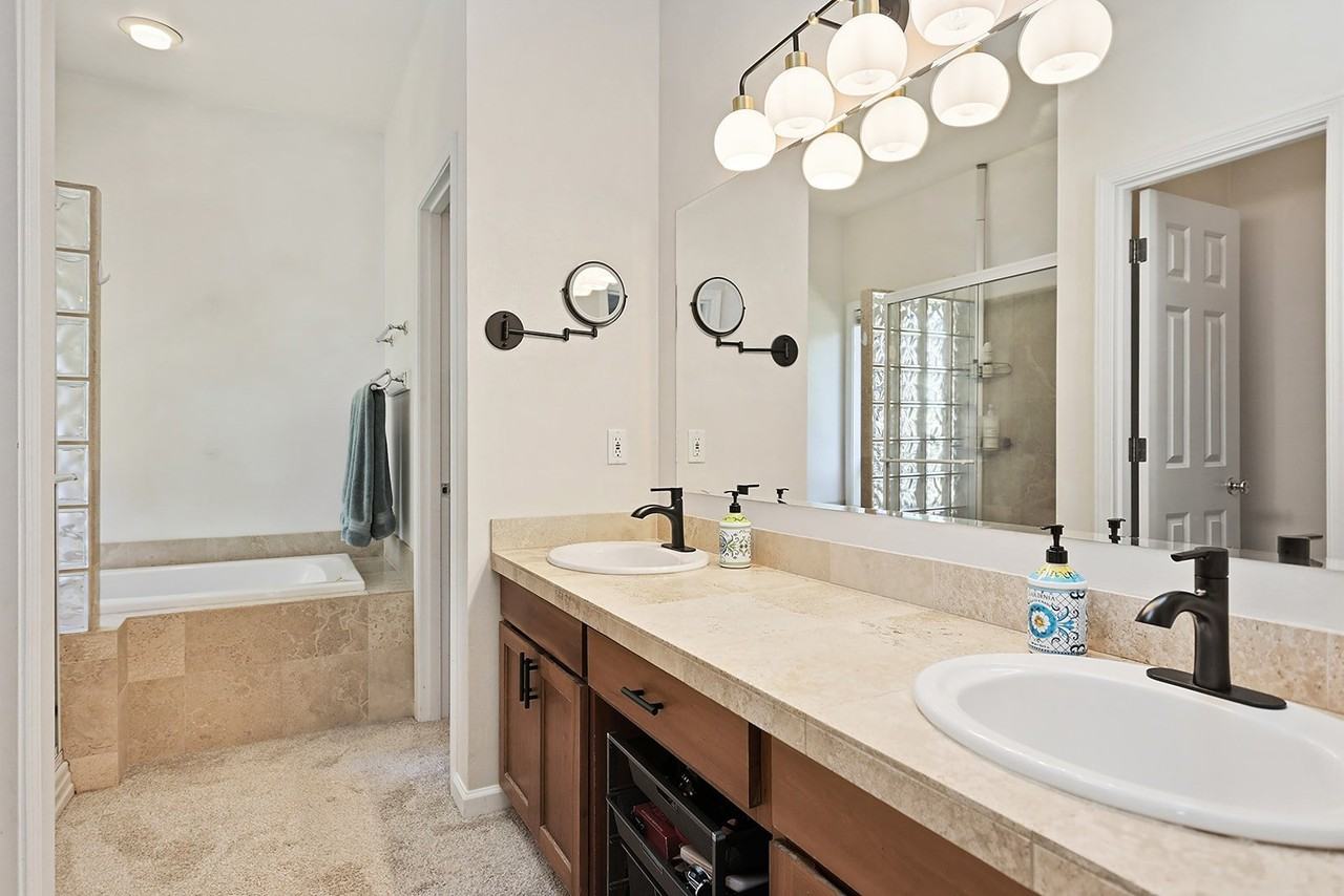 172 Palos Verdes - Photo 7 of 17