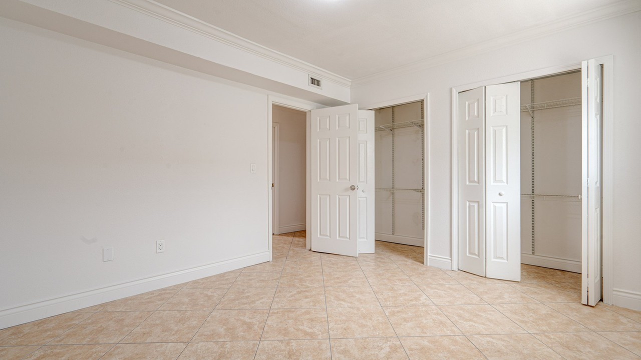 2953 Sw 23rd St #55 - Photo 3 of 8