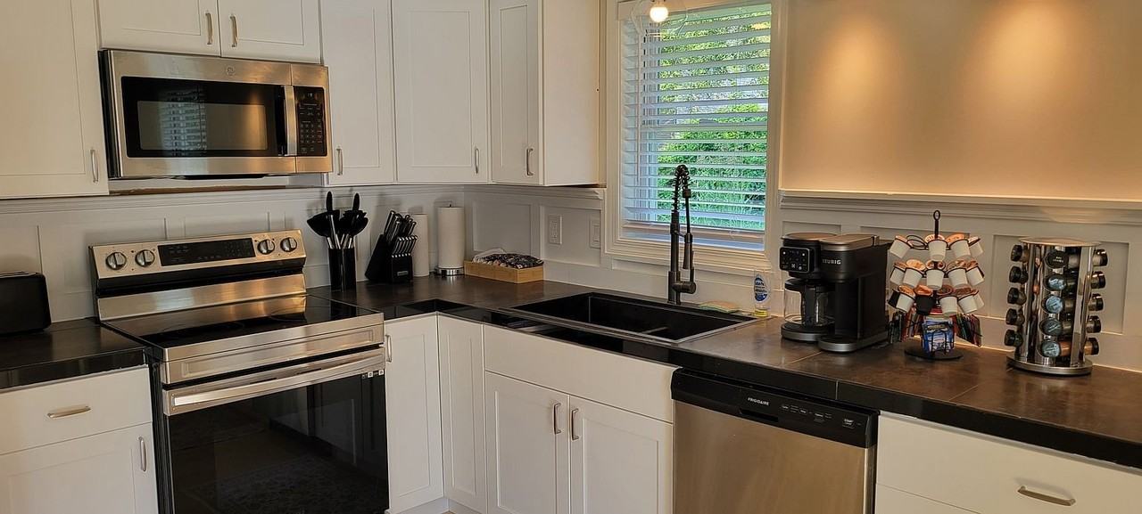 112 Betts St - Photo 2 of 17