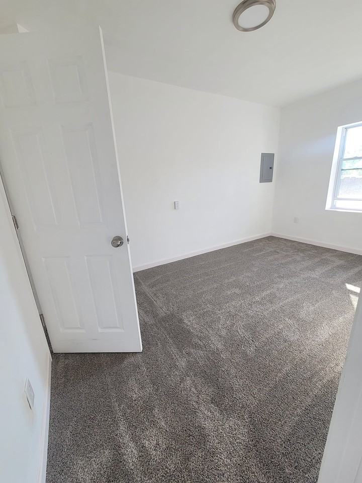 2346 Main St #3 - Photo 5 of 9