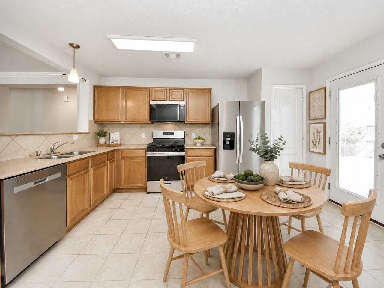 2930 Ribbon Creek Way - Photo 5 of 17