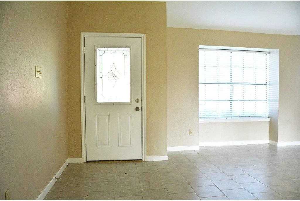 8007 Vista Del Sol Dr - Photo 2 of 20