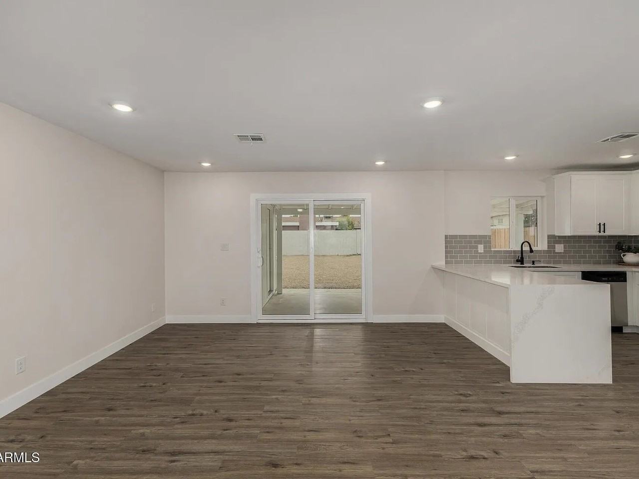 3234 E Marilyn Rd - Photo 6 of 15