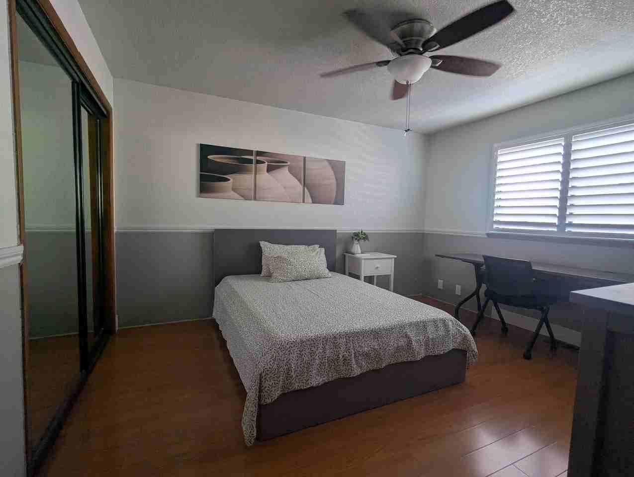 1008 Coach St #B - Photo 6 of 9