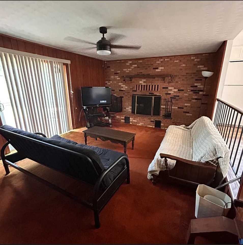 7913 Red Jacket Way - Photo 2 of 9