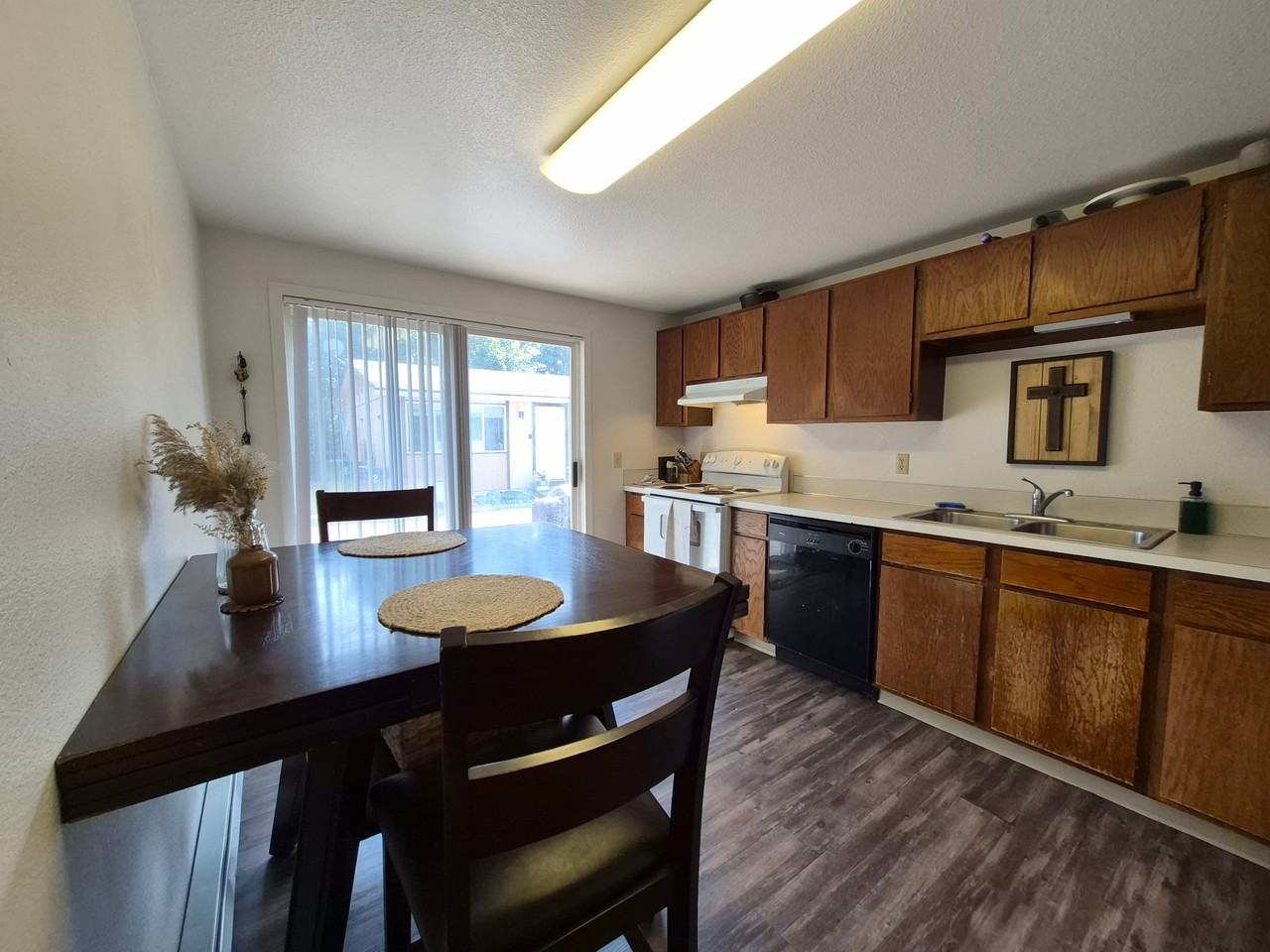 1214 S Hanson Ave #1214 - Photo 7 of 16