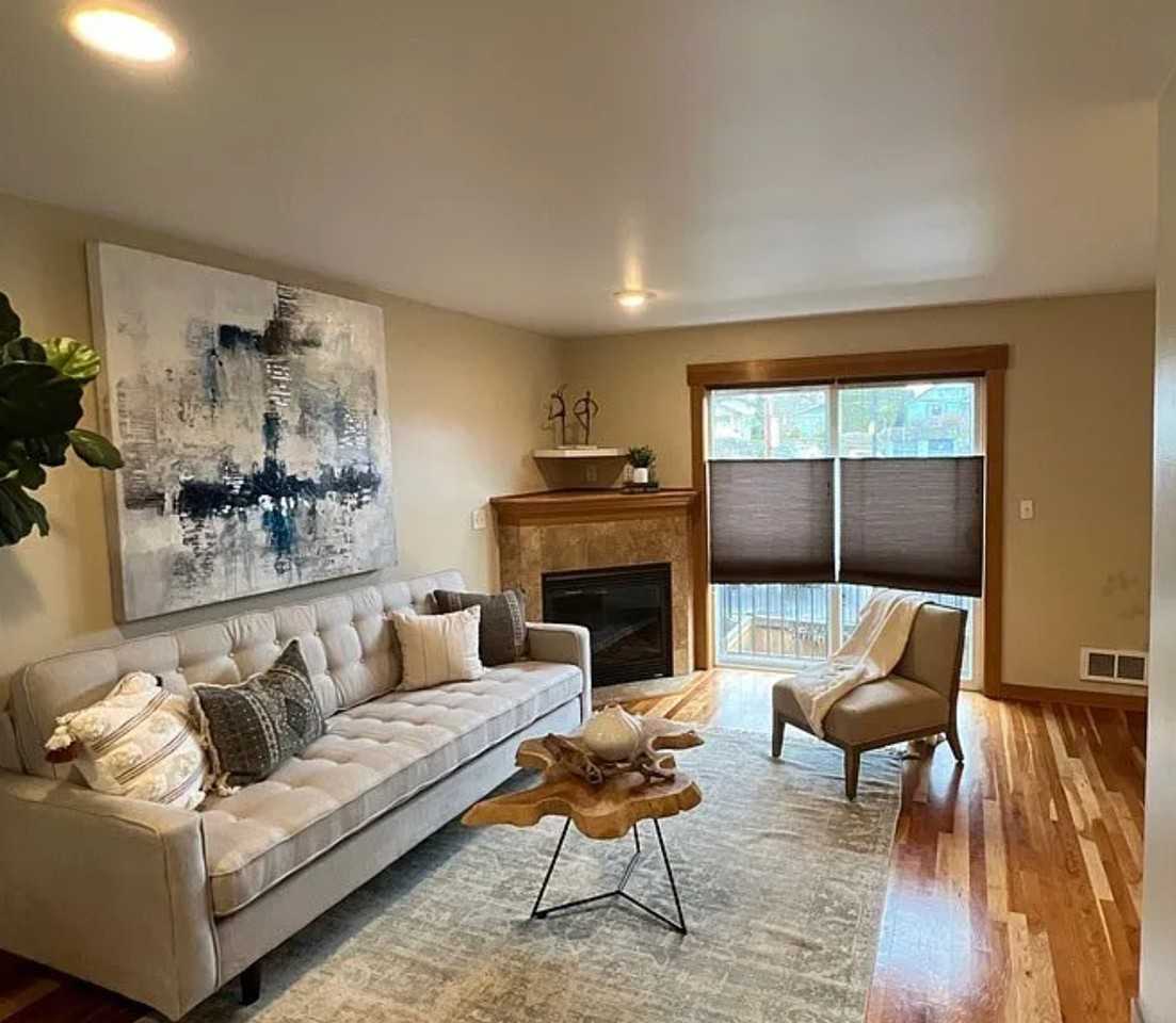 9237 17th Ave Sw #B - Photo 2 of 18