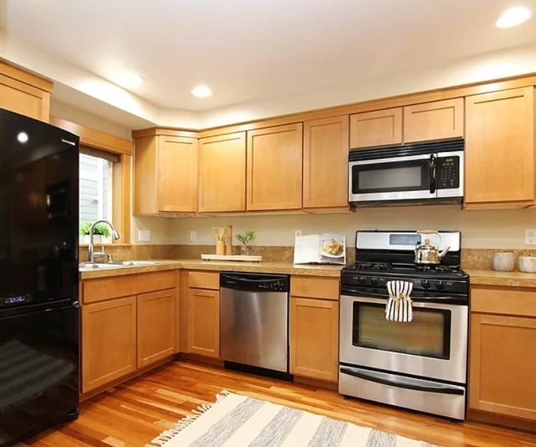 9237 17th Ave Sw #B - Photo 4 of 18