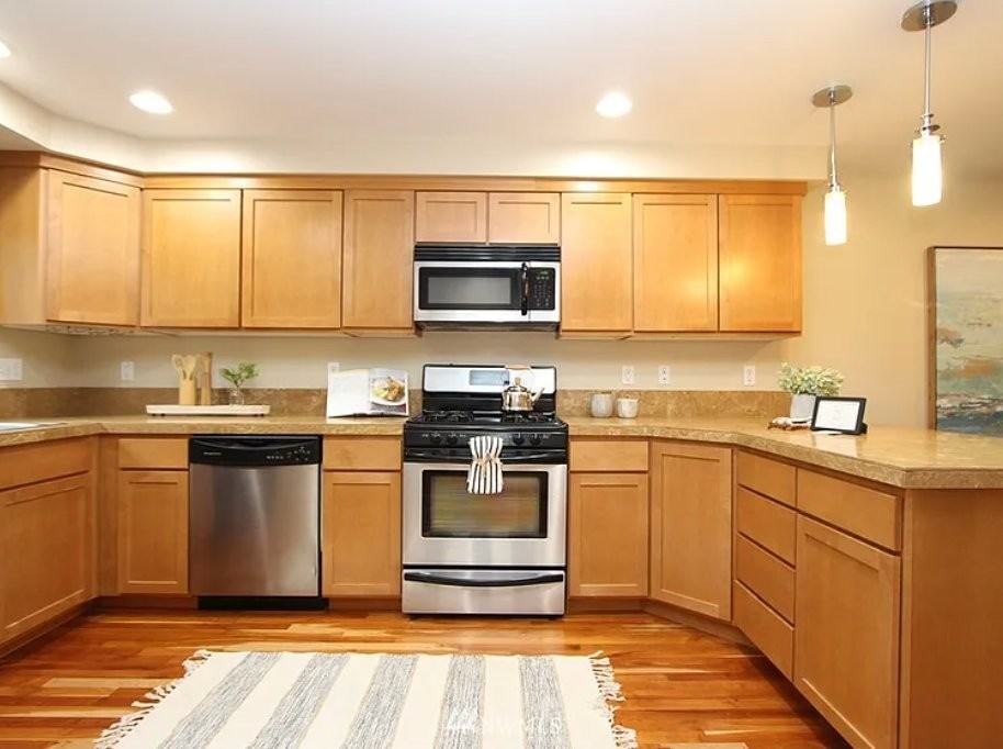 9237 17th Ave Sw #B - Photo 5 of 18