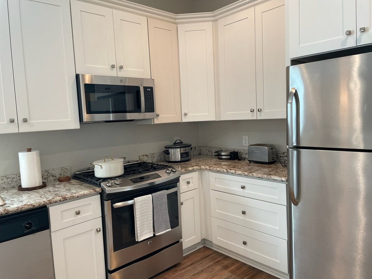 1528 Orpheum Ave #A - Photo 6 of 25
