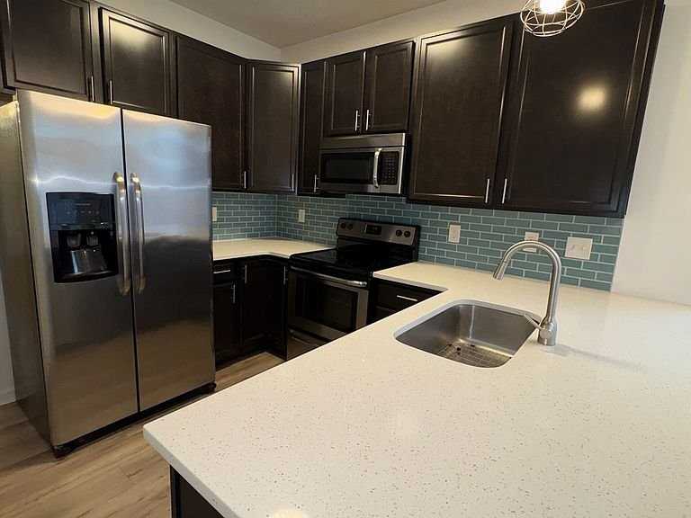 2424 N New Jersey St - Photo 6 of 11