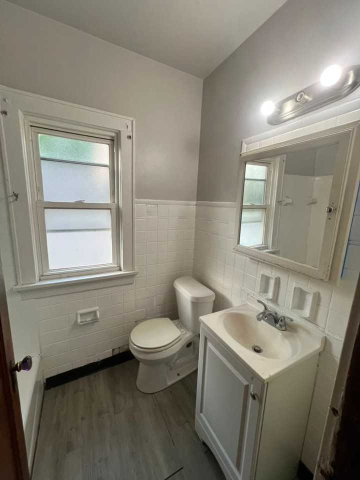 5021 N 27th St - Photo 4 of 8