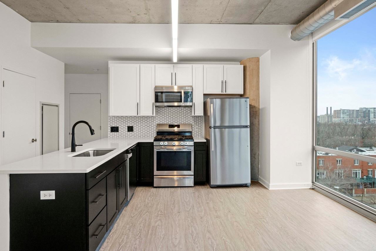 1407 S State St - Photo 4 of 15