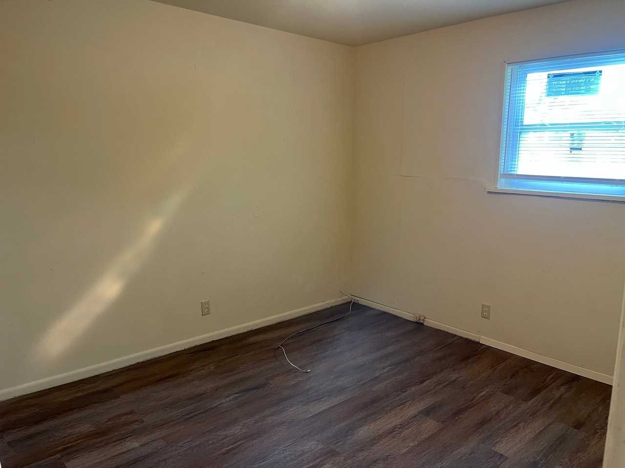 1364 Gormans Ln - Photo 4 of 6