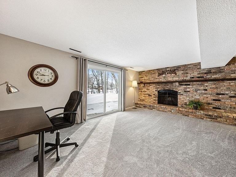 16120 15th Ave N - Photo 5 of 11