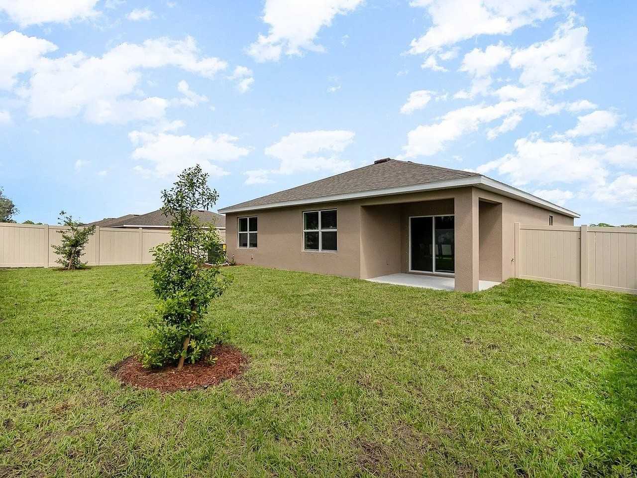 1607 Amalfi Dr - Photo 4 of 11