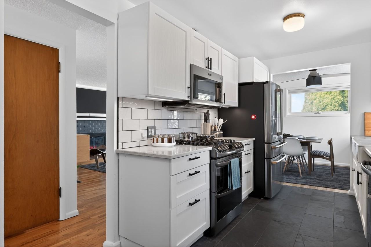 9314 54th Ave S - Photo 4 of 18