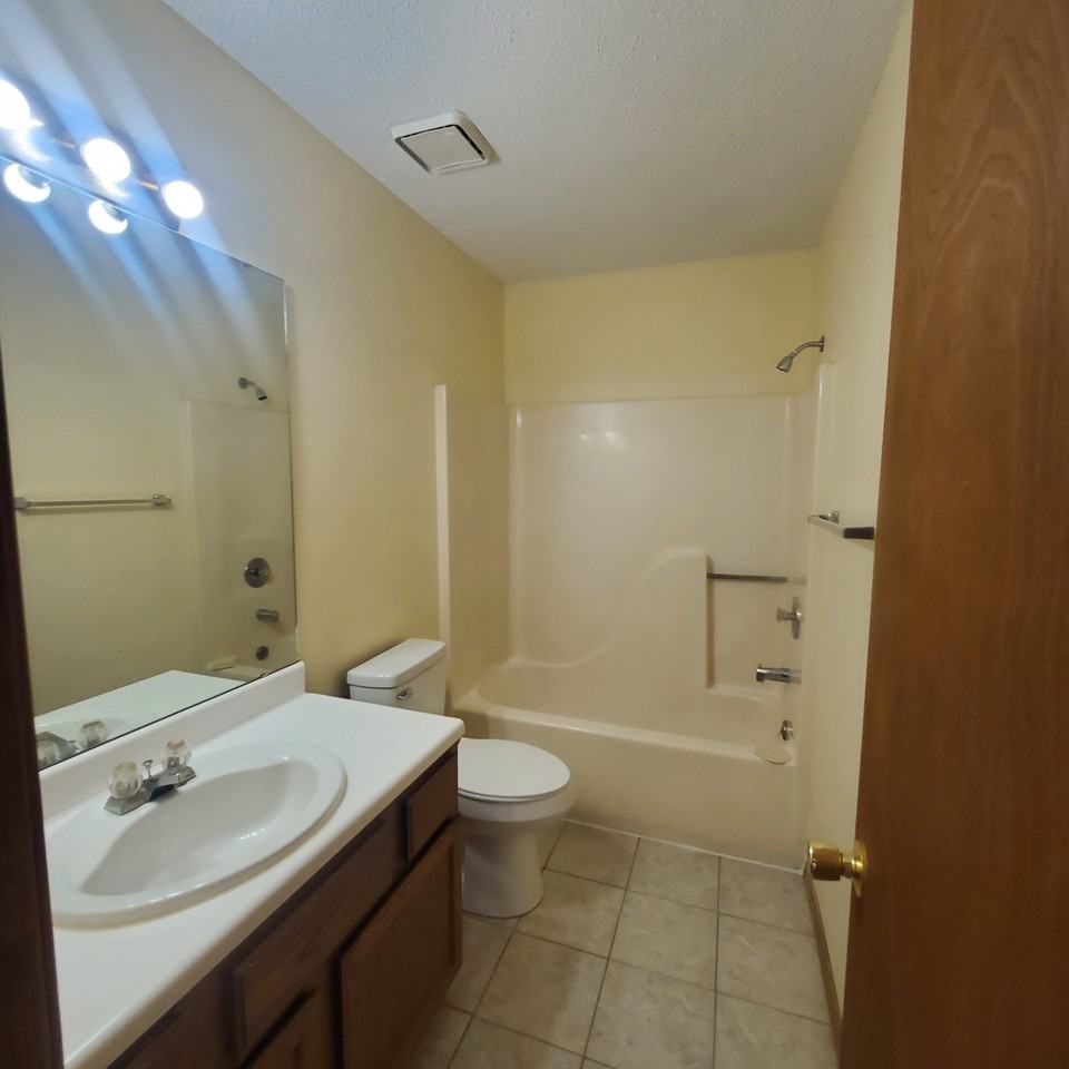 5705 S Franklin Ave - Photo 5 of 5