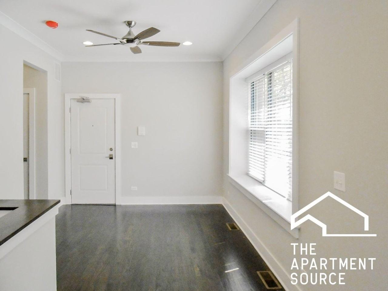 1950 W Nelson St #1 - Photo 2 of 5