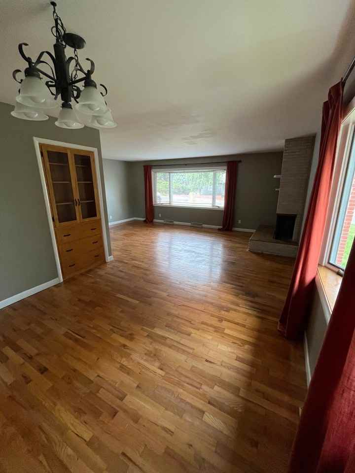 2914 Rimview Dr - Photo 3 of 20