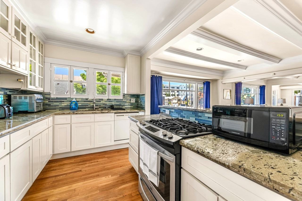 841 E Ocean Blvd - Photo 5 of 20